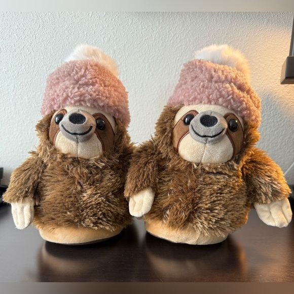 American Eagle Outfitters Tan Furry Accessory - Picture 1 of 9